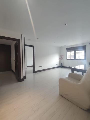 3 bedroom Flat for rent in Zaidin, Granada city - € 850 (Ref: 9986984)
