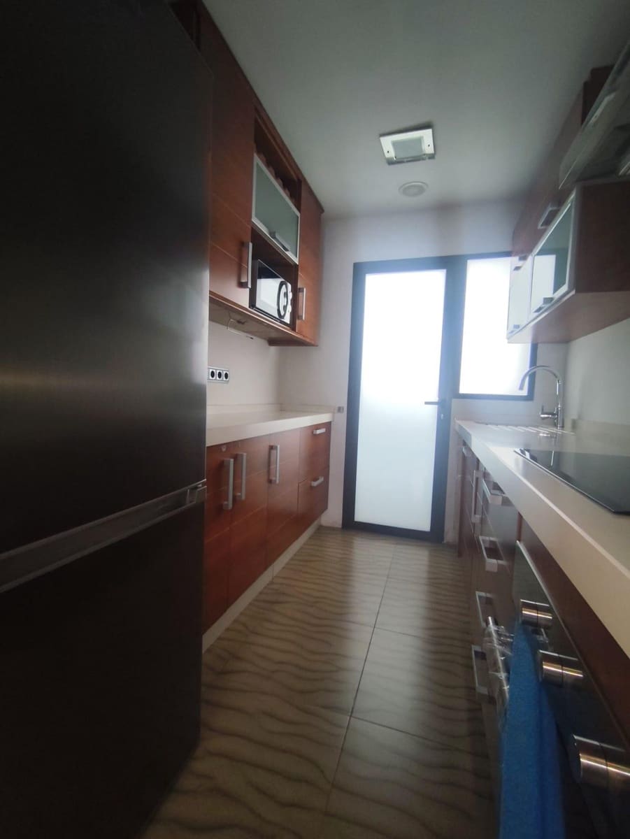 Appartement de 3 chambres à louer à Grenade ville - 850 € (Ref: 9986984)