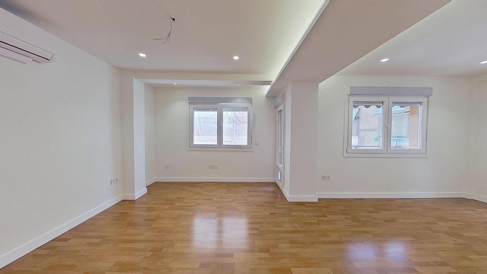 Piso de 3 habitaciones en Granada ciudad en venta - 350.000 € (Ref: 9994408)