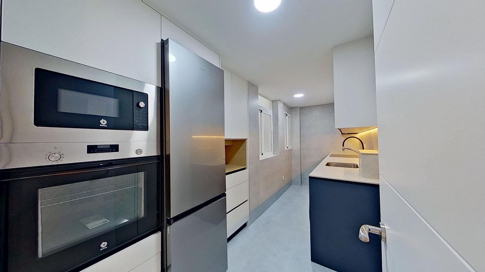 Piso de 3 habitaciones en Granada ciudad en venta - 350.000 € (Ref: 9994408)