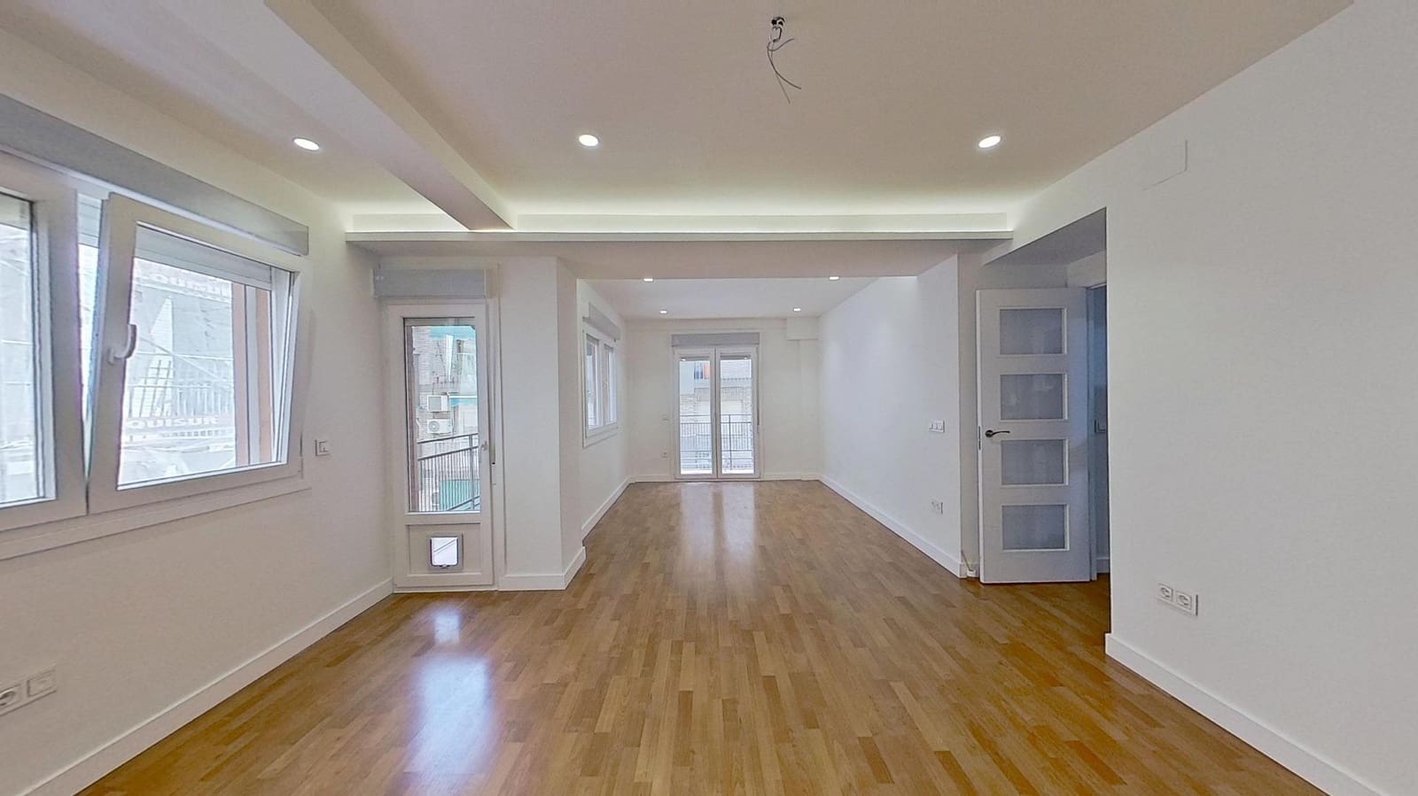 Piso de 3 habitaciones en Granada ciudad en venta - 350.000 € (Ref: 9994408)
