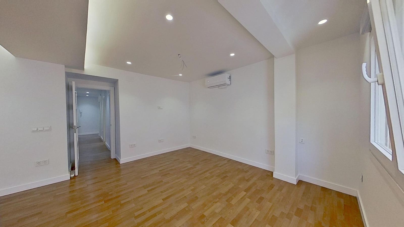 Piso de 3 habitaciones en Granada ciudad en venta - 350.000 € (Ref: 9994408)