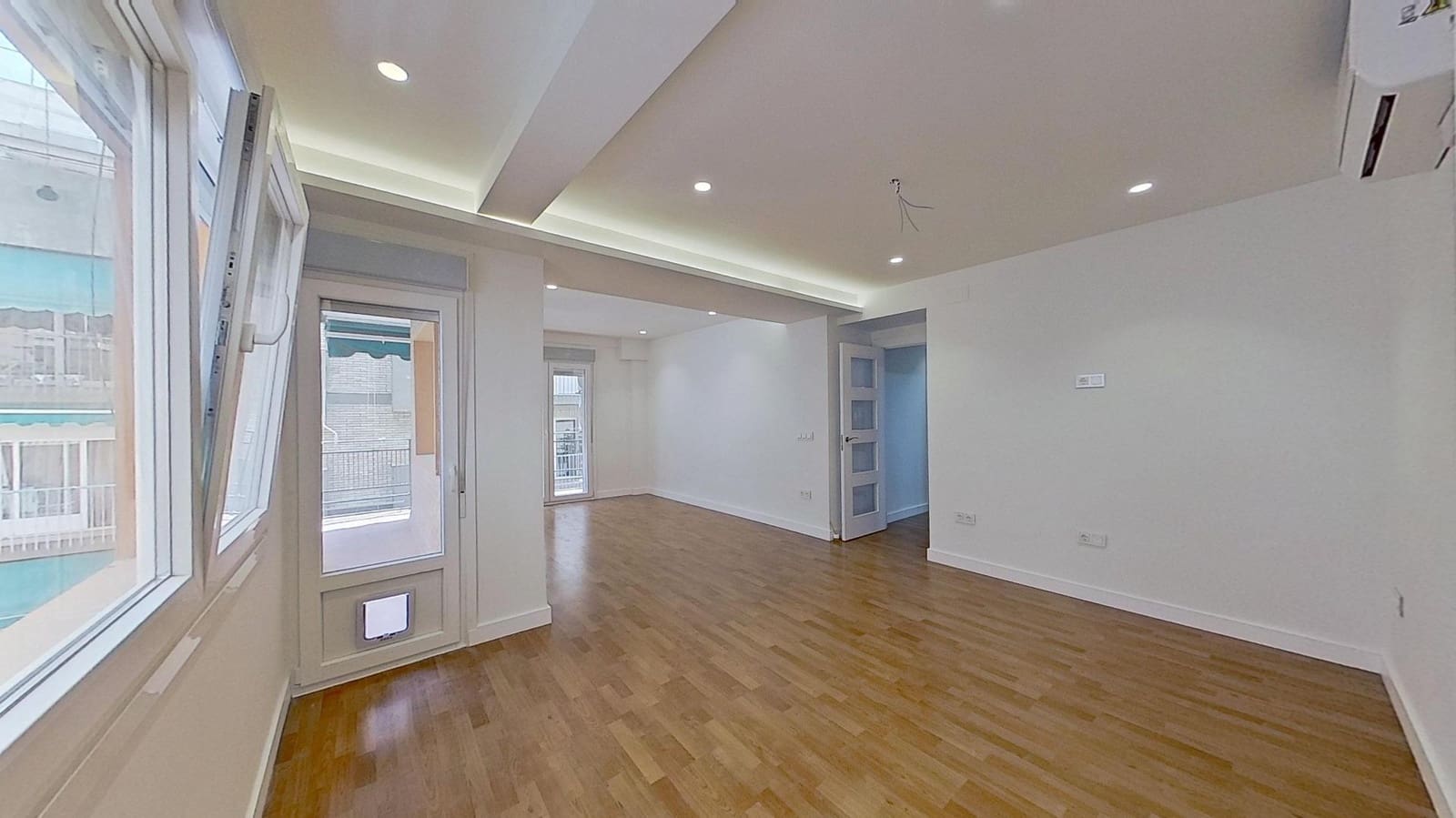 Piso de 3 habitaciones en Granada ciudad en venta - 350.000 € (Ref: 9994408)