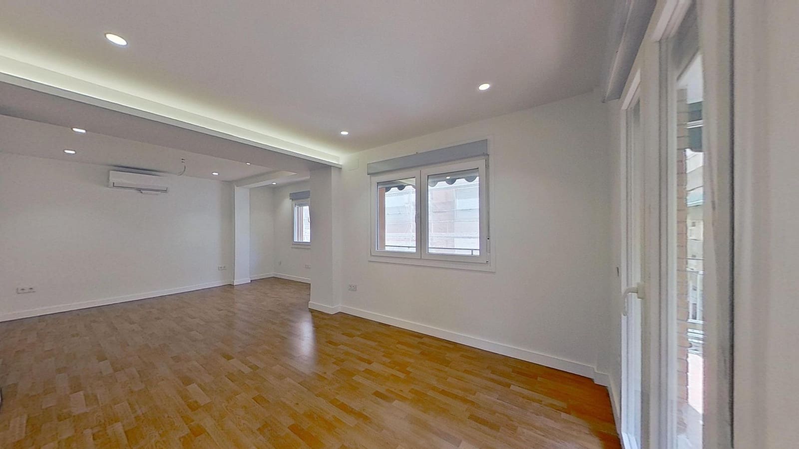 Piso de 3 habitaciones en Granada ciudad en venta - 350.000 € (Ref: 9994408)