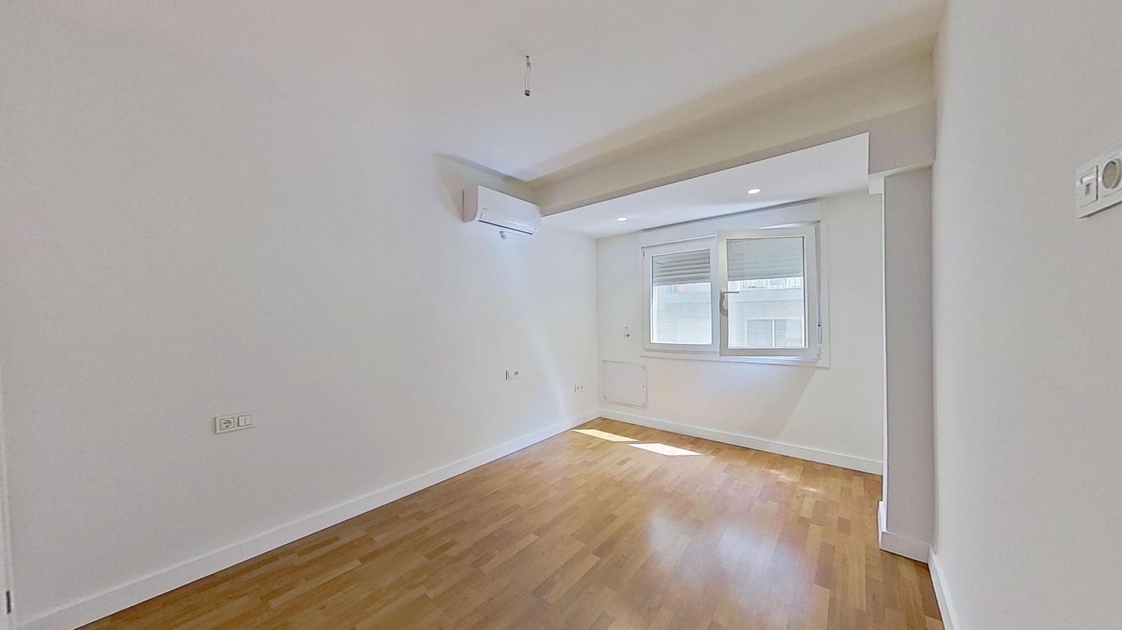 Piso de 3 habitaciones en Granada ciudad en venta - 350.000 € (Ref: 9994408)