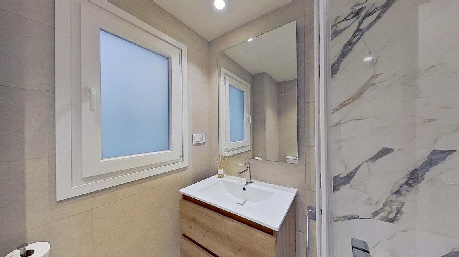 Piso de 3 habitaciones en Granada ciudad en venta - 350.000 € (Ref: 9994408)