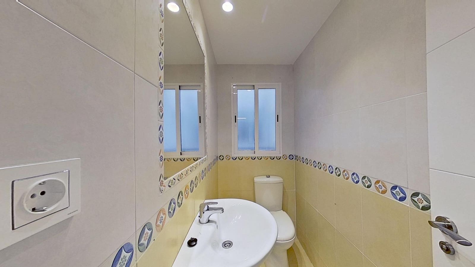 Piso de 3 habitaciones en Granada ciudad en venta - 350.000 € (Ref: 9994408)
