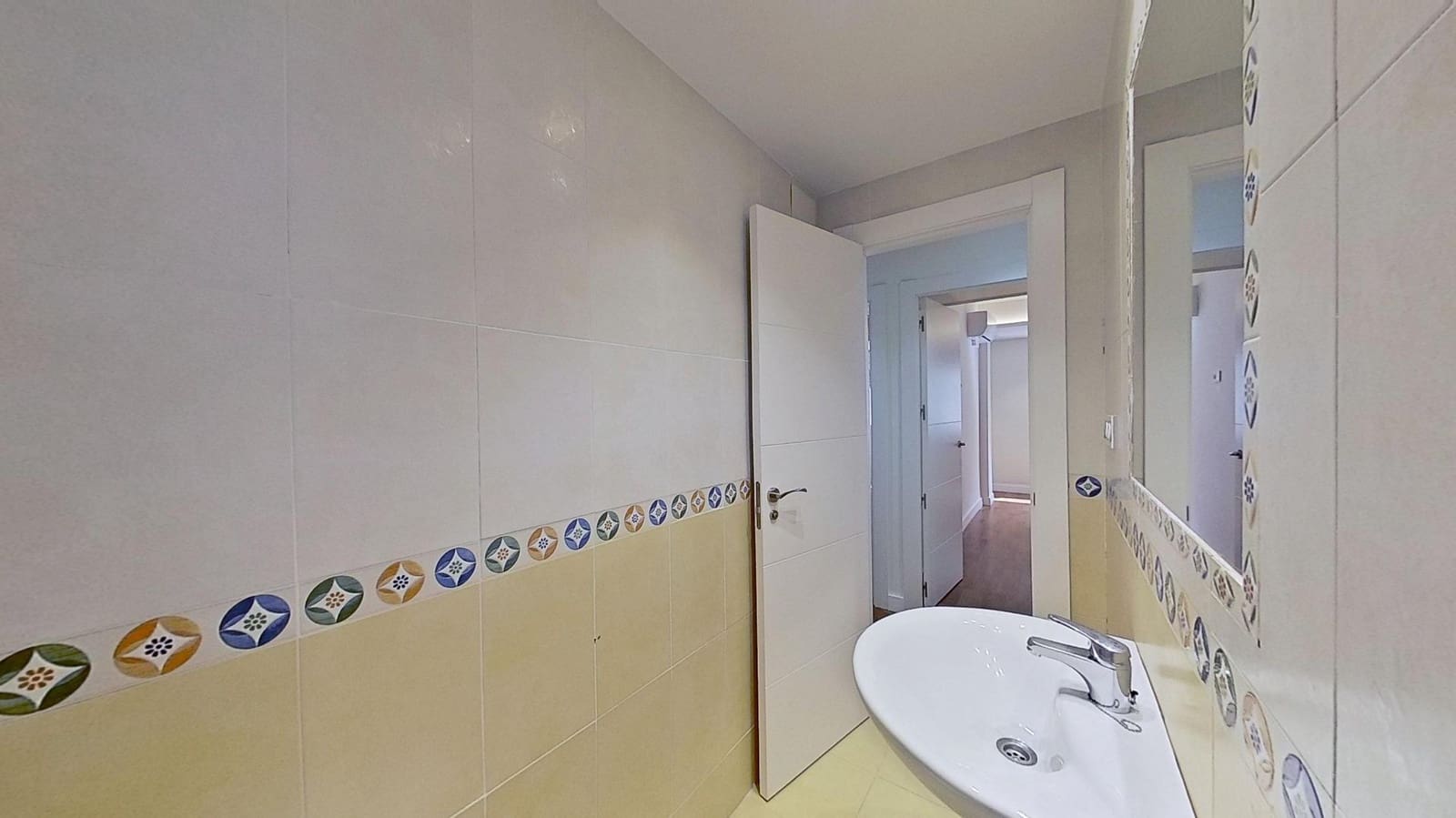 Piso de 3 habitaciones en Granada ciudad en venta - 350.000 € (Ref: 9994408)