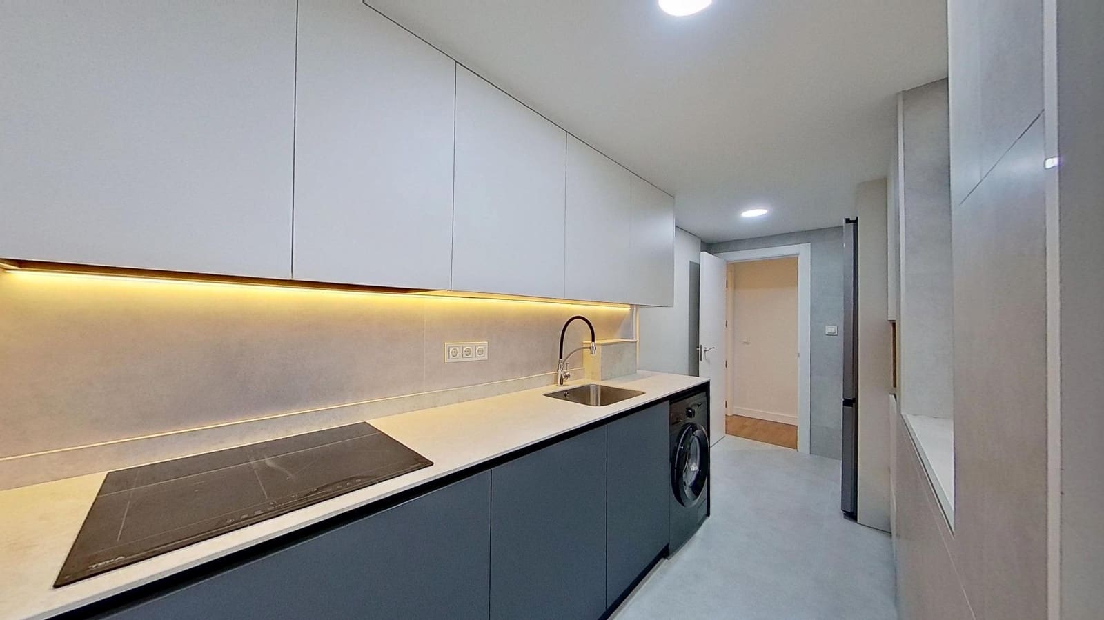 Piso de 3 habitaciones en Granada ciudad en venta - 350.000 € (Ref: 9994408)