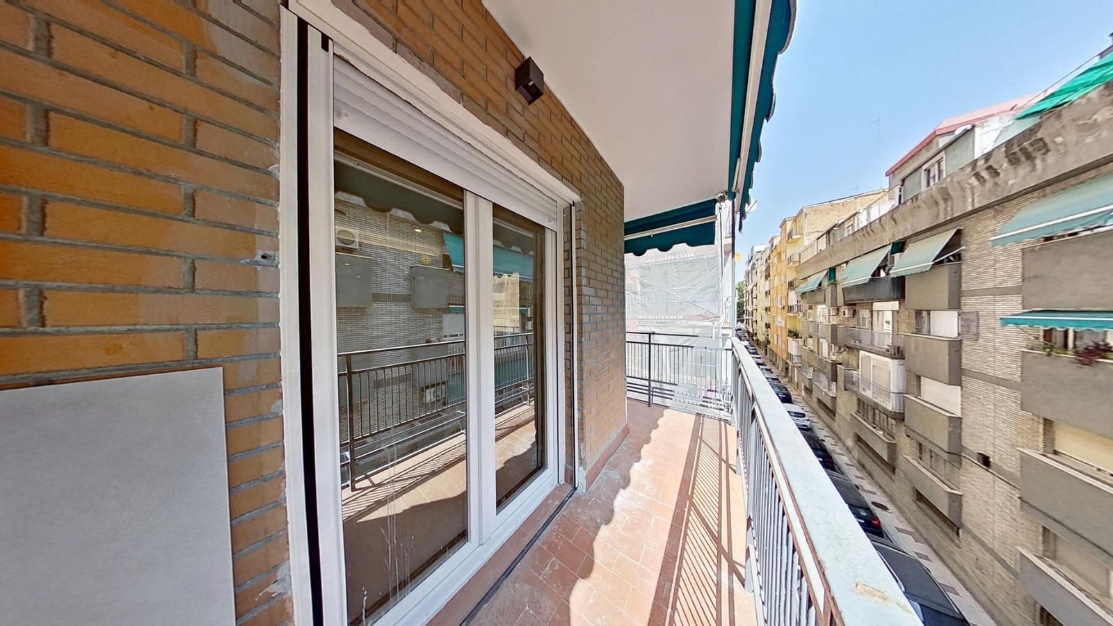 Piso de 3 habitaciones en Granada ciudad en venta - 350.000 € (Ref: 9994408)