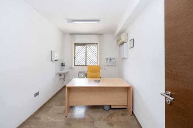 5 soveværelse Kontor til salg i Granada by - € 470.000 (Ref: 9994409)