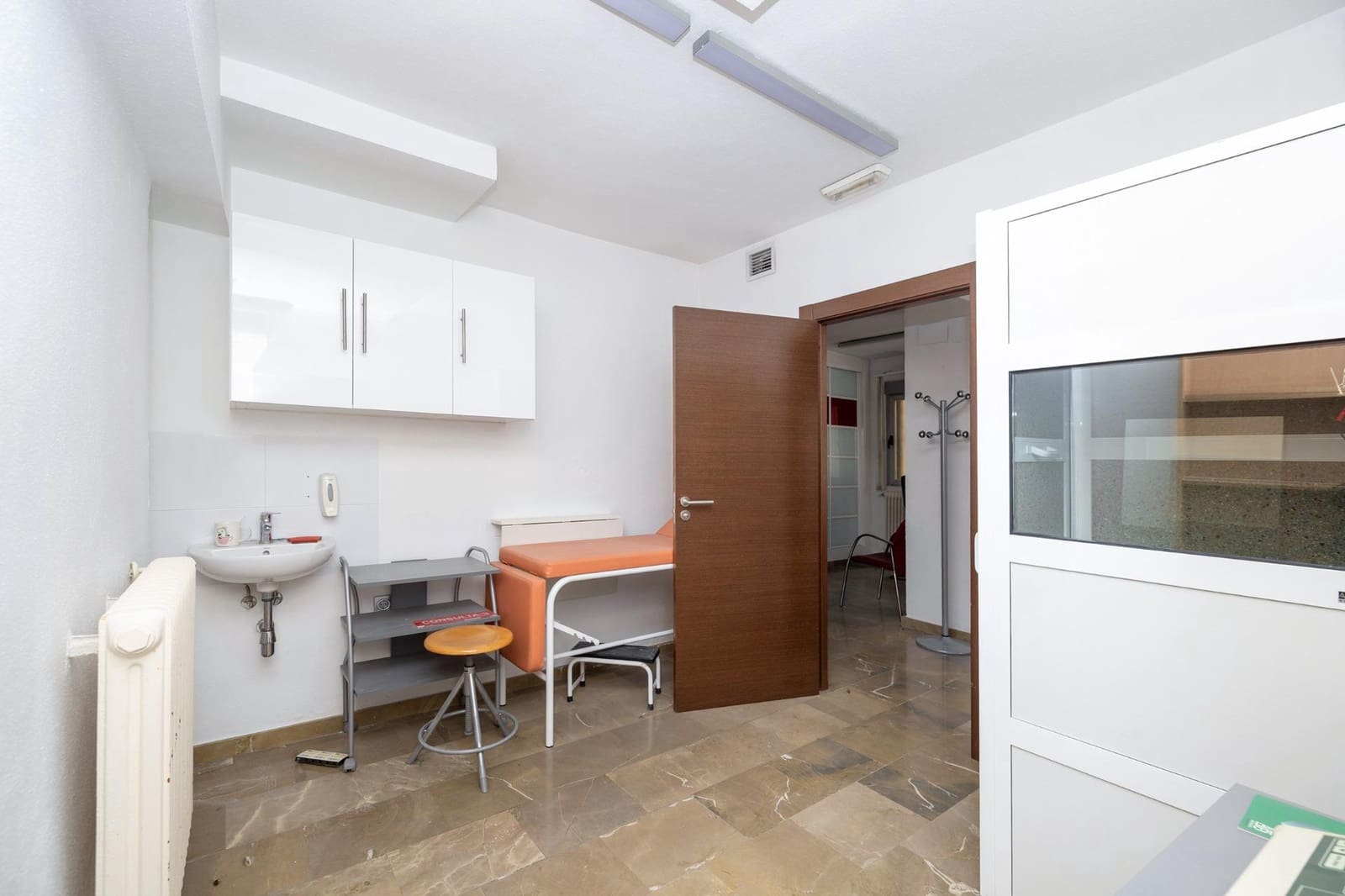 5 Zimmer Büro zu verkaufen in Granada Stadt - 470.000 € (Ref: 9994409)
