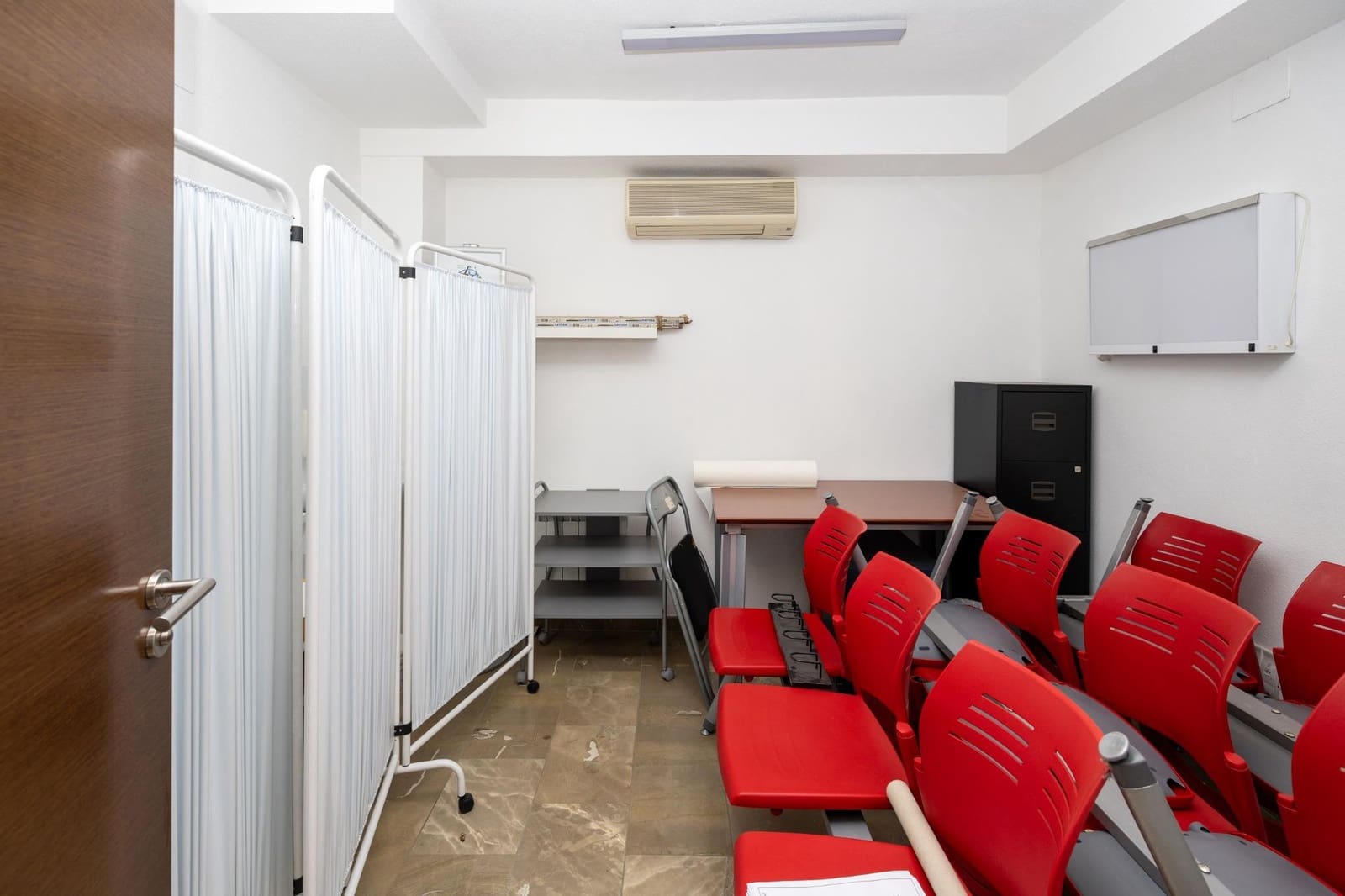 5 Zimmer Büro zu verkaufen in Granada Stadt - 470.000 € (Ref: 9994409)