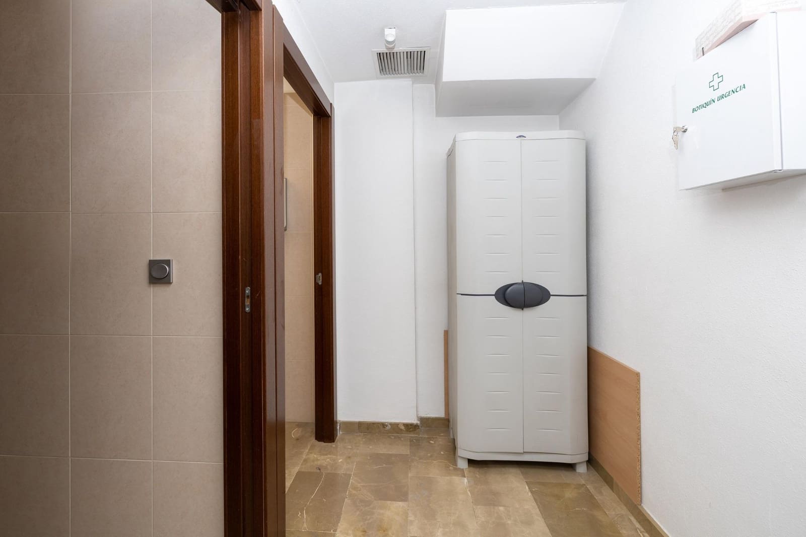 5 Zimmer Büro zu verkaufen in Granada Stadt - 470.000 € (Ref: 9994409)