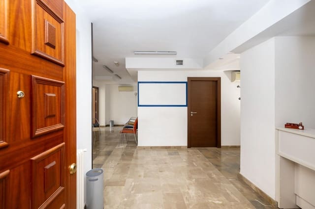 5 soveværelse Kontor til salg i Granada by - € 470.000 (Ref: 9994409)