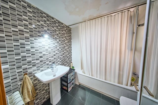 Piso de 2 habitaciones en Granada ciudad en venta con piscina - 280.000 € (Ref: 9994410)