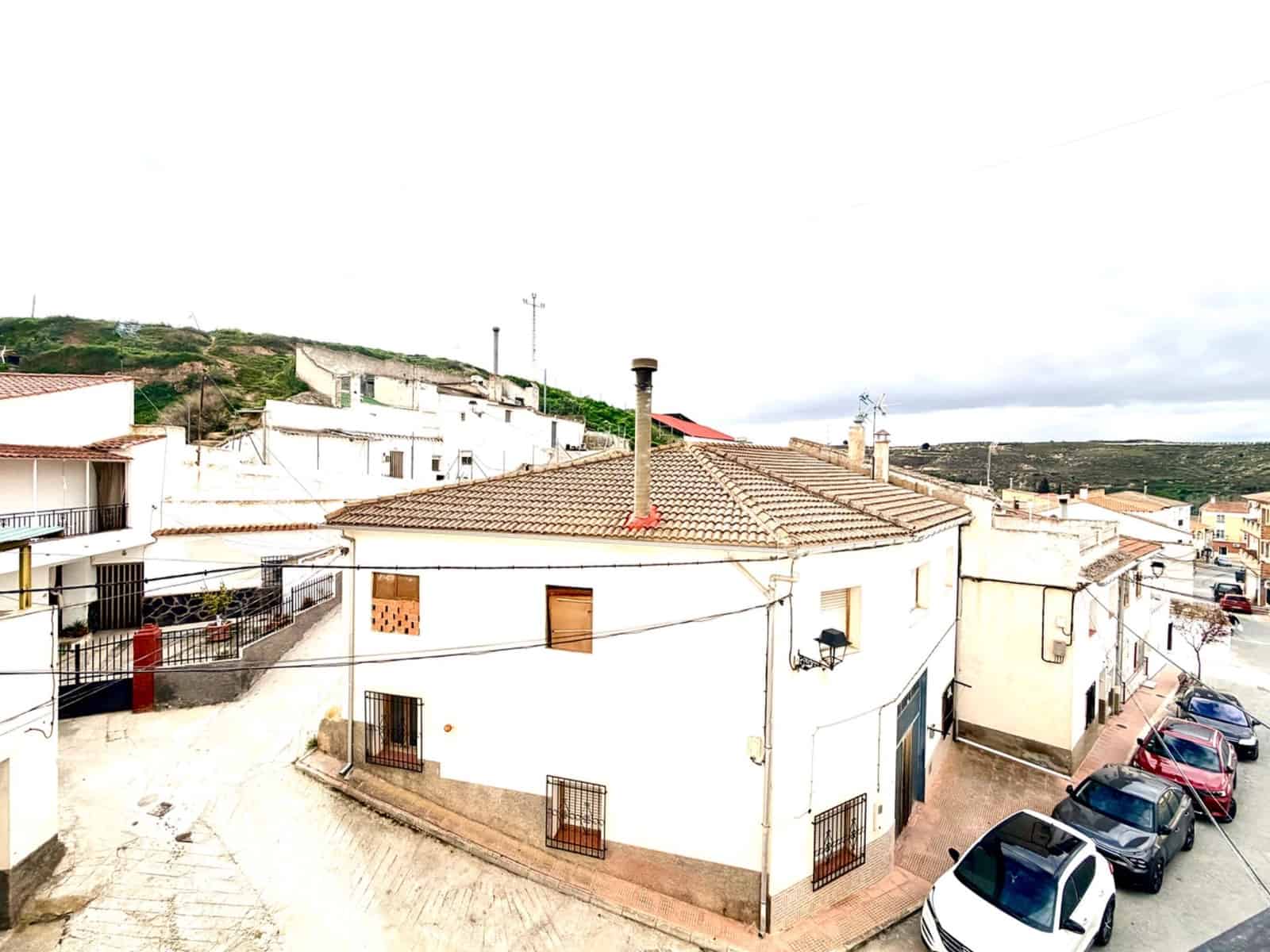 4 camera da letto Casa in vendita in Cullar con garage - 95.000 € (Rif: 9994412)