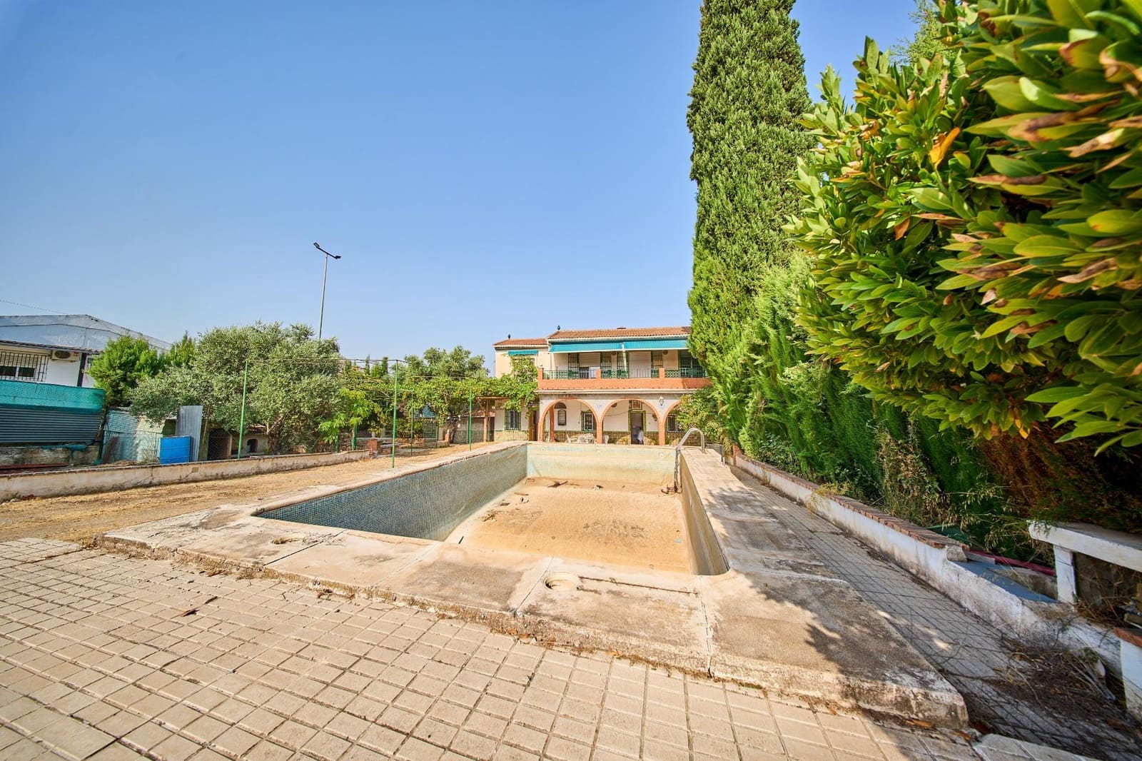 4 soveværelse Villa til salg i Pulianas med swimmingpool garage - € 339.000 (Ref: 9997237)