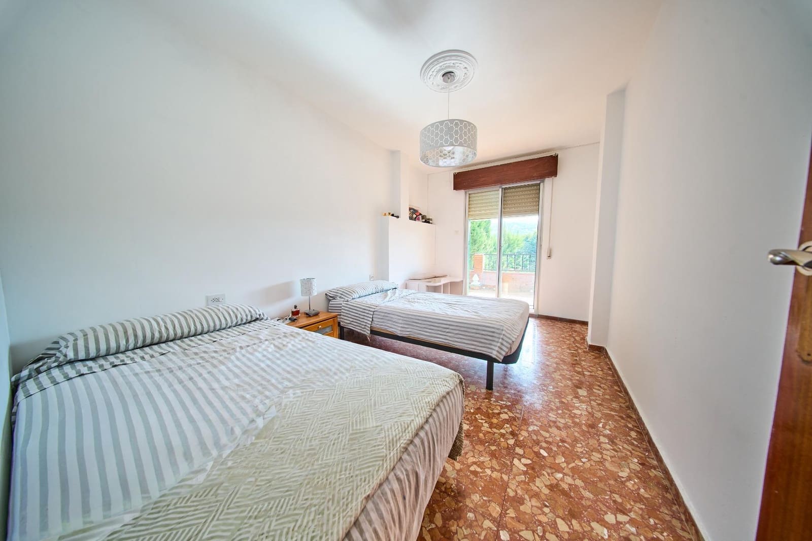 4 soveværelse Villa til salg i Pulianas med swimmingpool garage - € 339.000 (Ref: 9997237)