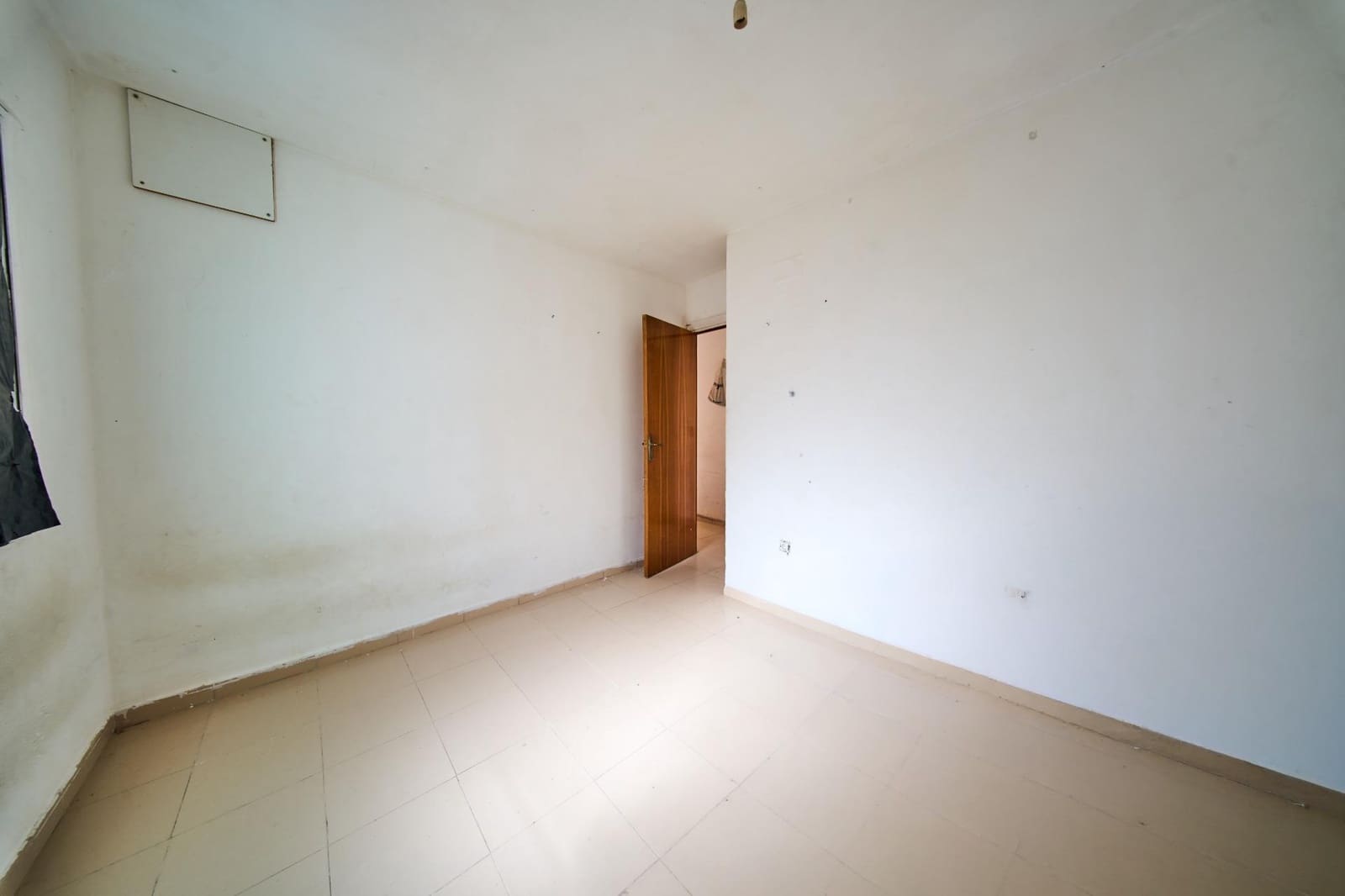 4 bedroom Terraced Villa for sale in Granada city - € 135,000 (Ref: 9997238)
