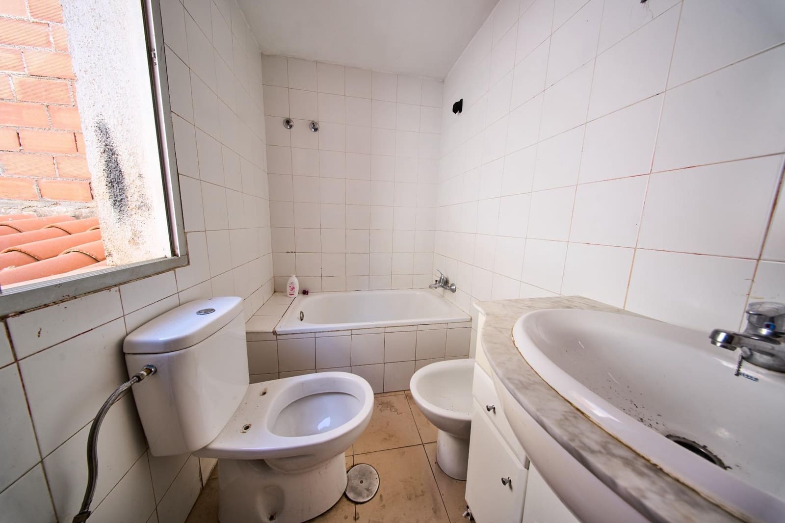 4 bedroom Terraced Villa for sale in Granada city - € 135,000 (Ref: 9997238)