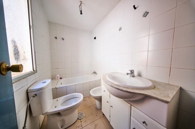 Adosado de 4 habitaciones en Albaicin, Granada ciudad en venta - 135.000 € (Ref: 9997238)