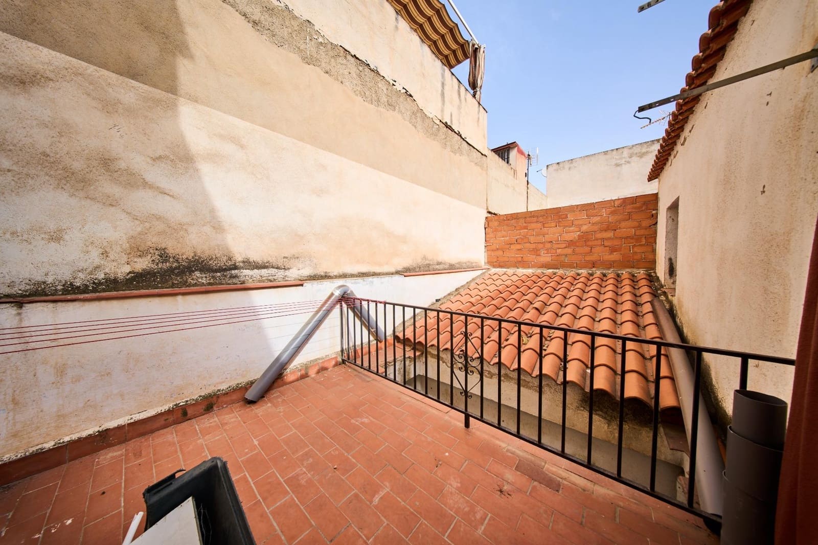 4 bedroom Terraced Villa for sale in Granada city - € 135,000 (Ref: 9997238)