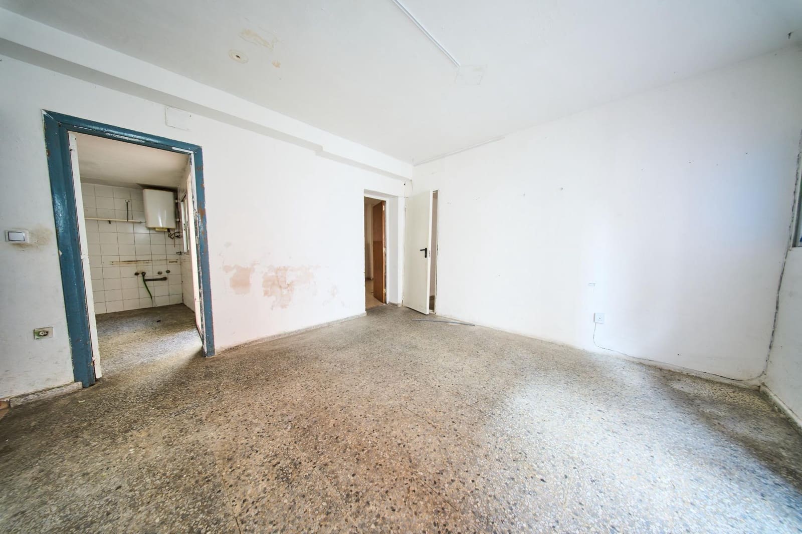 4 bedroom Terraced Villa for sale in Granada city - € 135,000 (Ref: 9997238)