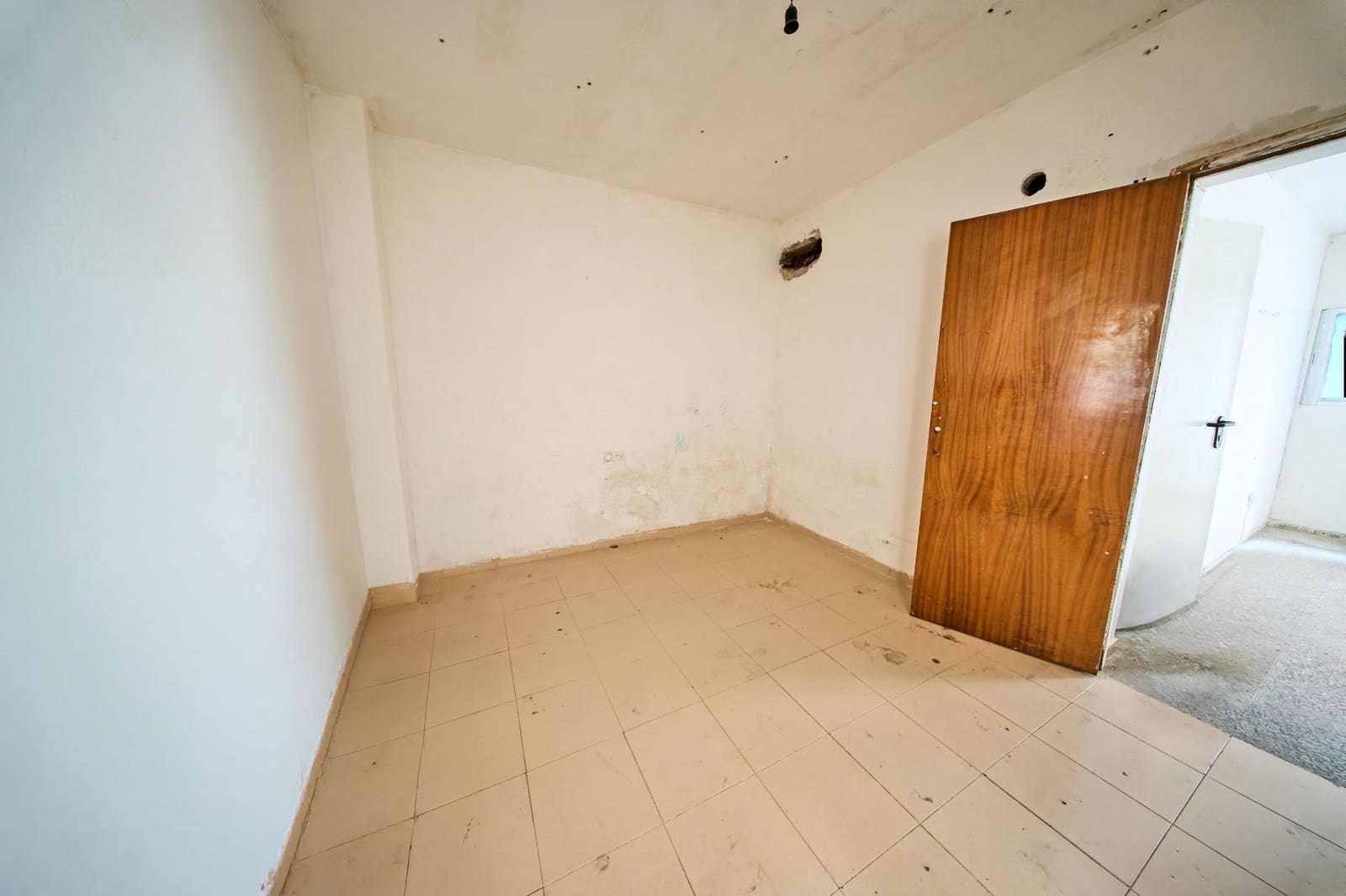 4 bedroom Terraced Villa for sale in Granada city - € 135,000 (Ref: 9997238)