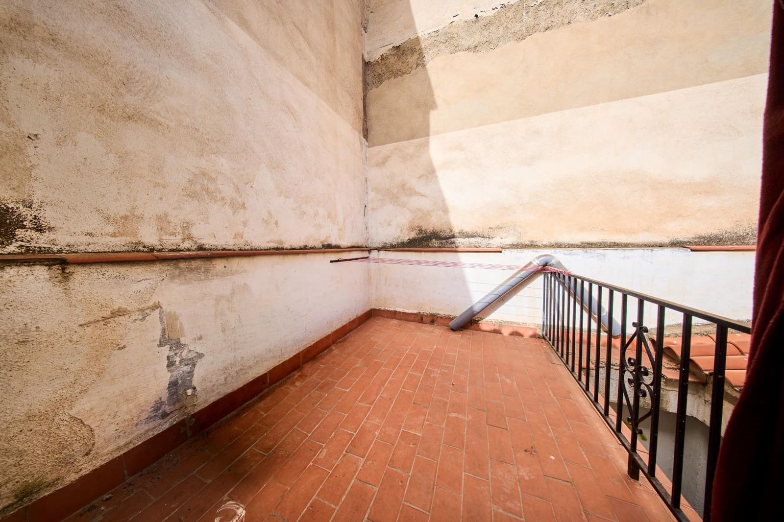 4 bedroom Terraced Villa for sale in Granada city - € 135,000 (Ref: 9997238)