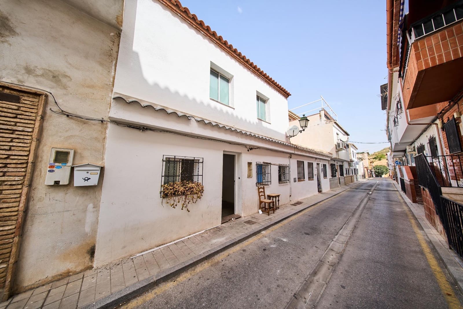 4 bedroom Terraced Villa for sale in Granada city - € 135,000 (Ref: 9997238)