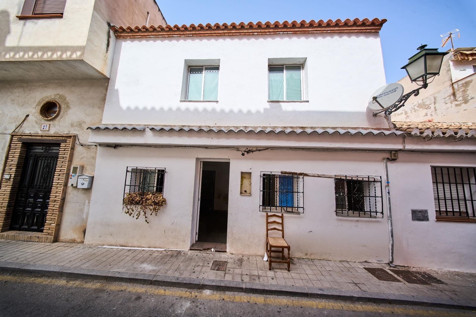 4 bedroom Terraced Villa for sale in Granada city - € 135,000 (Ref: 9997238)