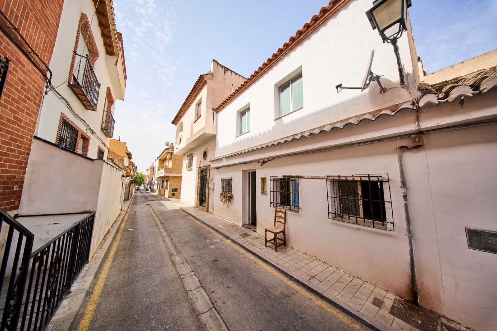 4 bedroom Terraced Villa for sale in Granada city - € 135,000 (Ref: 9997238)