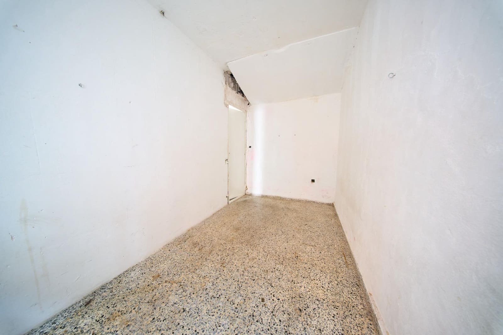 4 bedroom Terraced Villa for sale in Granada city - € 135,000 (Ref: 9997238)