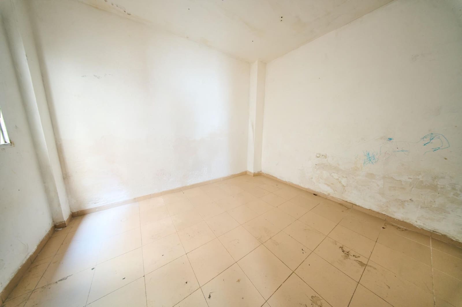 4 bedroom Terraced Villa for sale in Granada city - € 135,000 (Ref: 9997238)