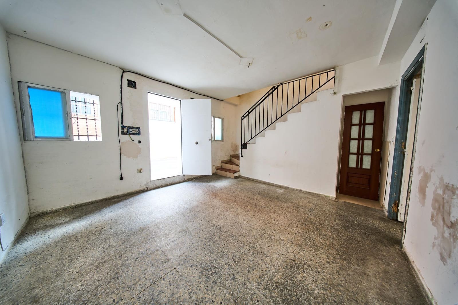 4 bedroom Terraced Villa for sale in Granada city - € 135,000 (Ref: 9997238)