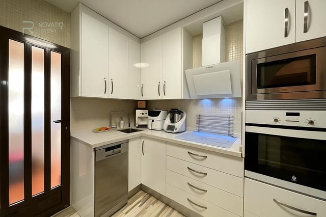 2 bedroom Bungalow for sale in Aguas Nuevas, Torrevieja with pool - € 175,000 (Ref: 8348864)