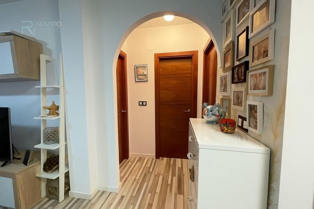 2 bedroom Bungalow for sale in Aguas Nuevas, Torrevieja with pool - € 175,000 (Ref: 8348864)