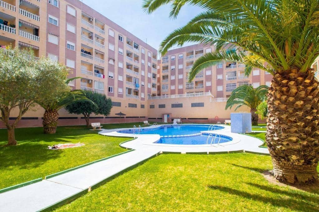 2 quarto Apartamento para venda em Torrevieja com piscina - 129 900 € (Ref: 9353764)