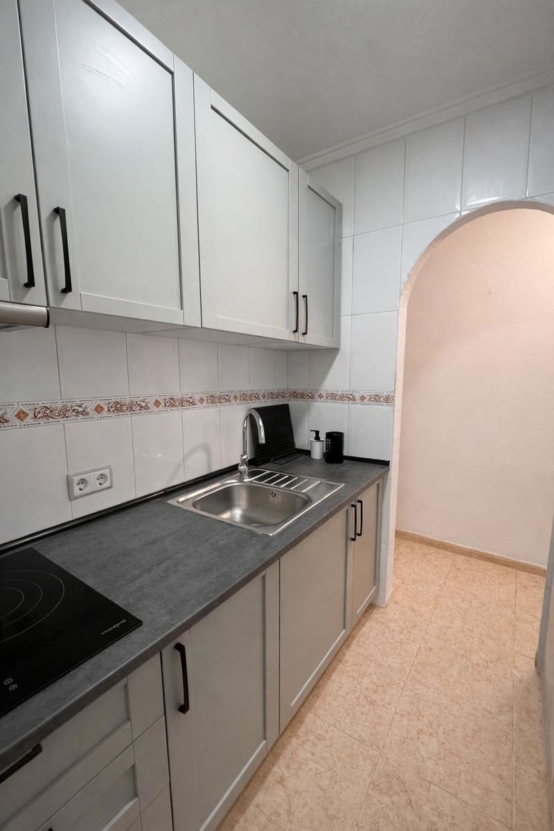 2 soverom Leilighet til salgs i Torrevieja med svømmebasseng - € 121 000 (Ref: 9586706)