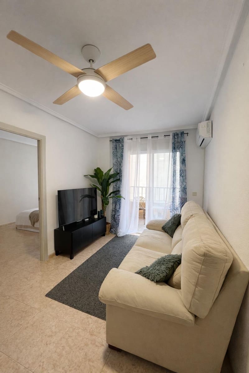 2 soverom Leilighet til salgs i Torrevieja med svømmebasseng - € 121 000 (Ref: 9586706)