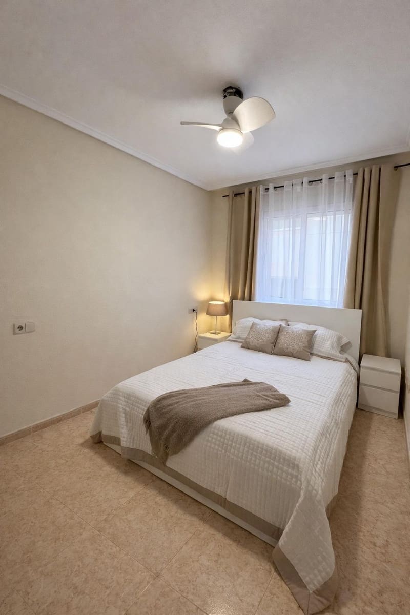 2 soverom Leilighet til salgs i Torrevieja med svømmebasseng - € 121 000 (Ref: 9586706)