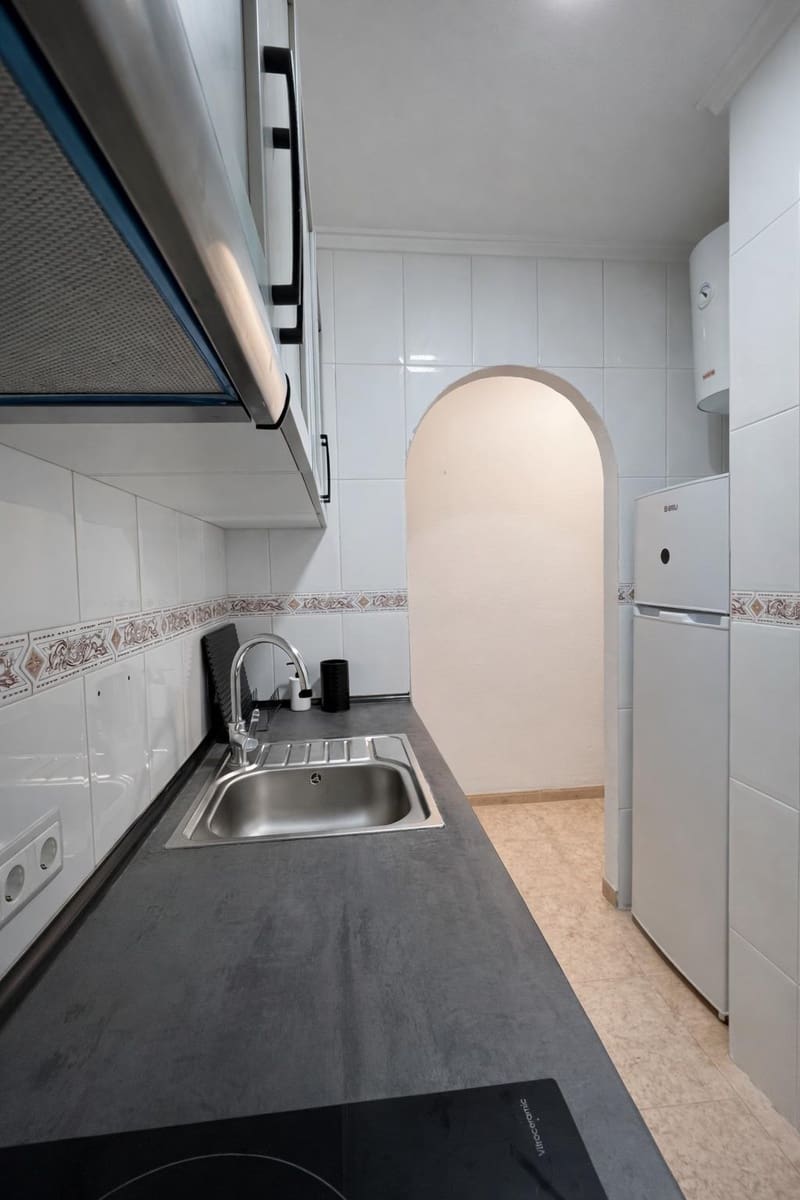 2 soverom Leilighet til salgs i Torrevieja med svømmebasseng - € 121 000 (Ref: 9586706)