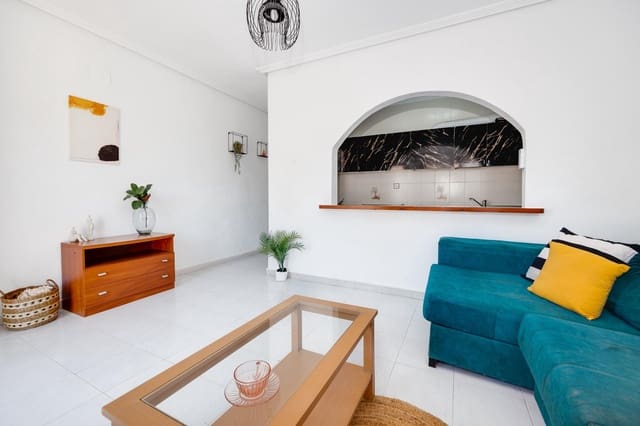 Pareado de 4 habitaciones en Nueva Torrevieja, Torrevieja en venta con garaje - 197.000 € (Ref: 9743220)