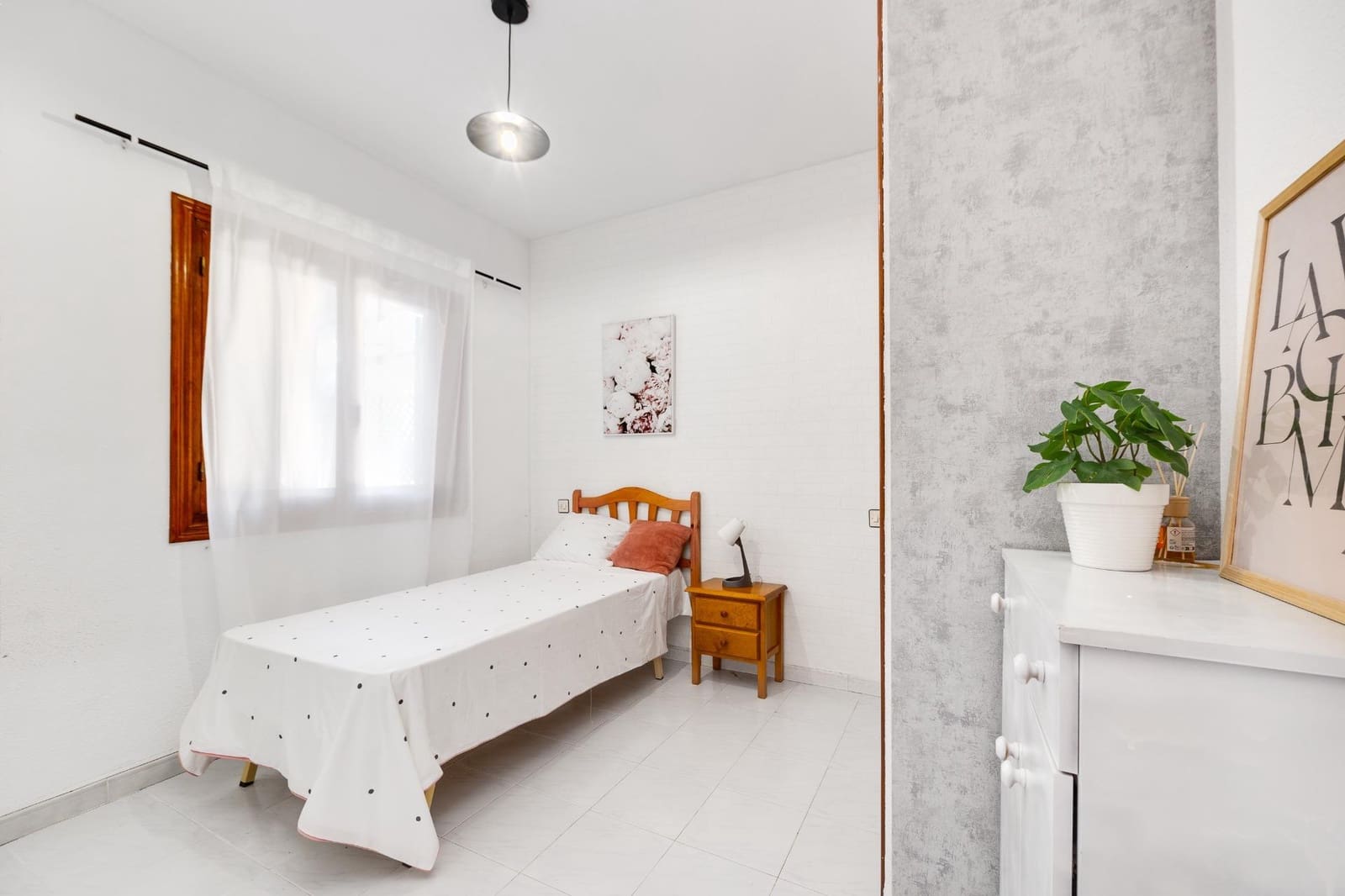 Pareado de 4 habitaciones en Torrevieja en venta con garaje - 197.000 € (Ref: 9743220)