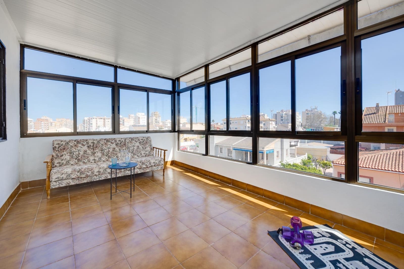 Pareado de 4 habitaciones en Torrevieja en venta con garaje - 197.000 € (Ref: 9743220)