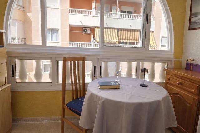 2 slaapkamer Appartement te koop in Avenida Habaneras - Curva de Palangre, Torrevieja met zwembad - € 136.900 (Ref: 9744155)