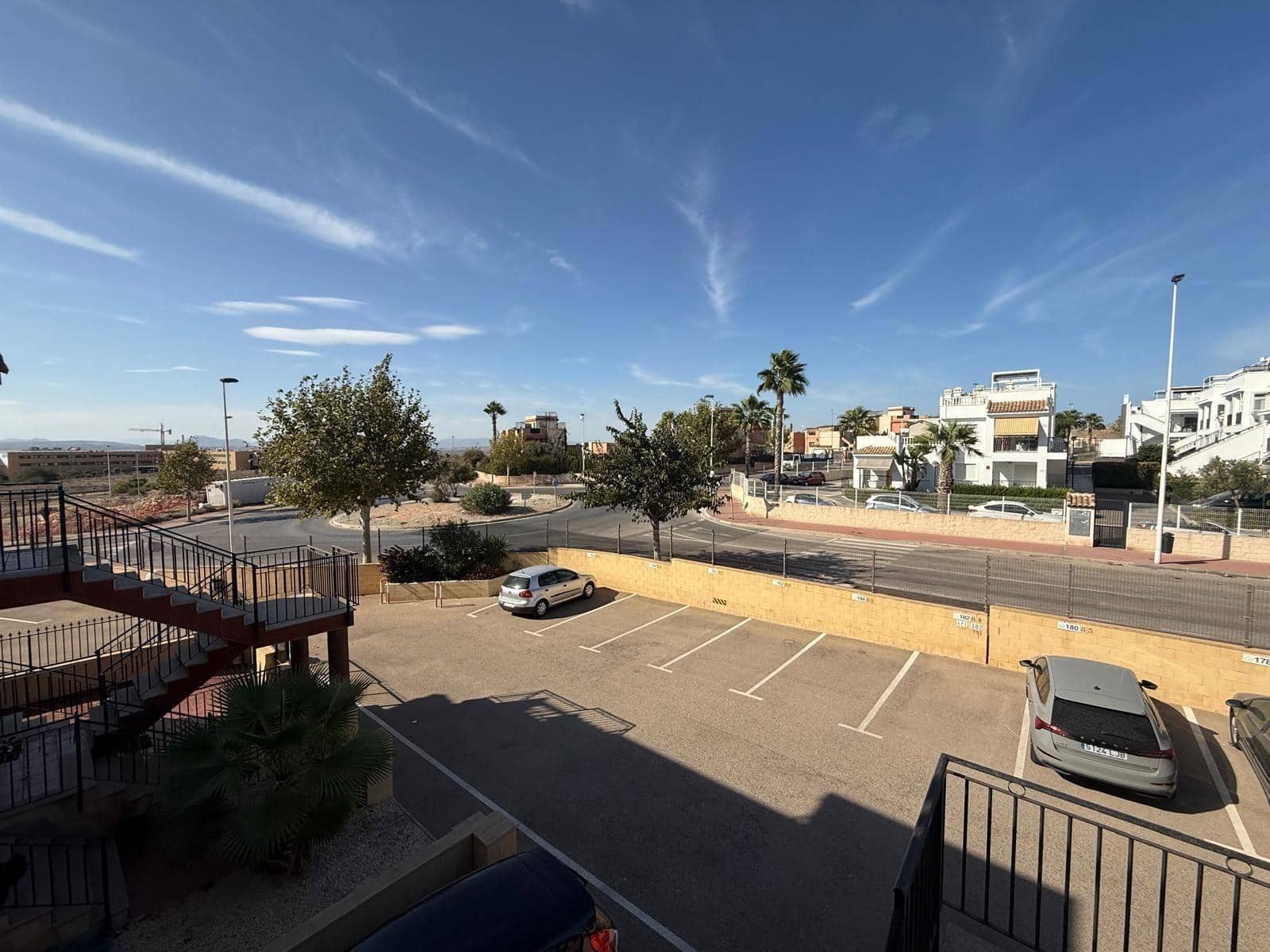 Bungalow de 2 habitaciones en Torrevieja en venta con piscina - 189.000 € (Ref: 9813353)