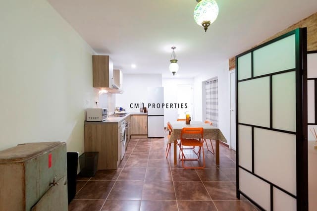 2 bedroom Flat for sale in Ciutat Vella, Valencia city - € 280,000 (Ref: 10007904)