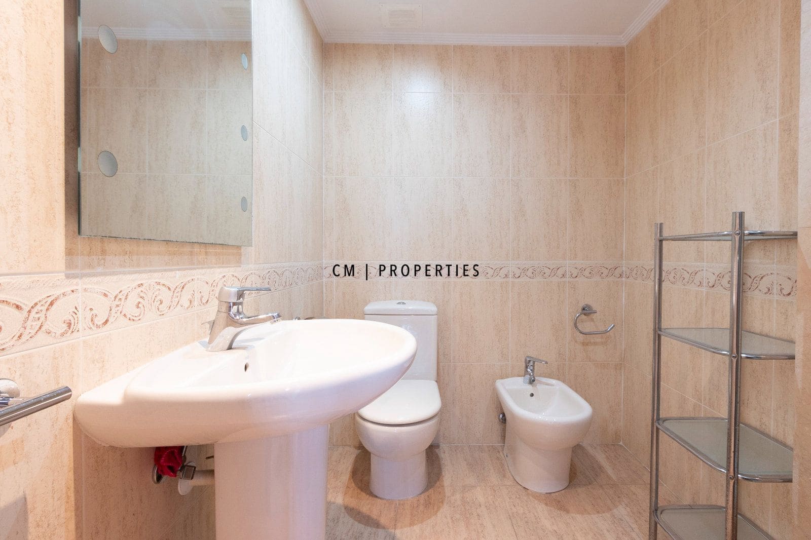 2 bedroom Flat for rent in Valencia city with pool garage - € 2,000 (Ref: 10009471)
